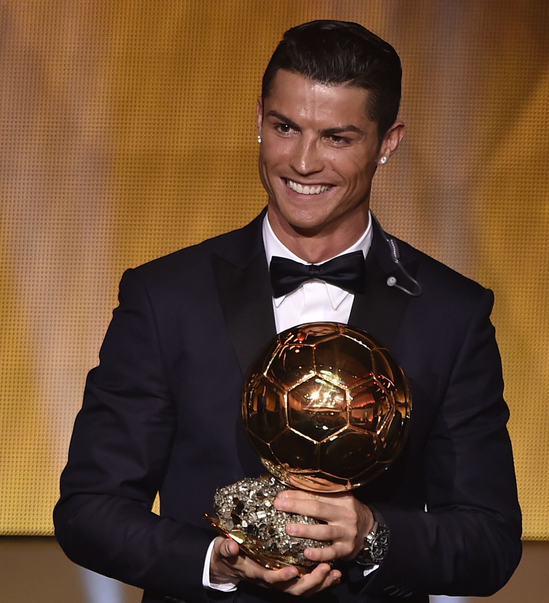 Топ золотого мяча. Жоржиньо золотой мяч. Роналду ЗМ. Ronaldo 2014 Ballon d'or. Ronaldo Ballon d'or.